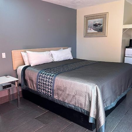 California Inn Hotel And Suites Adelanto Us 395 ภายนอก รูปภาพ