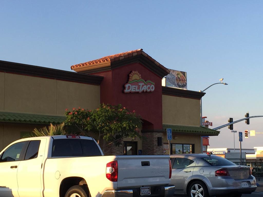 California Inn Hotel And Suites Adelanto Us 395 ภายนอก รูปภาพ