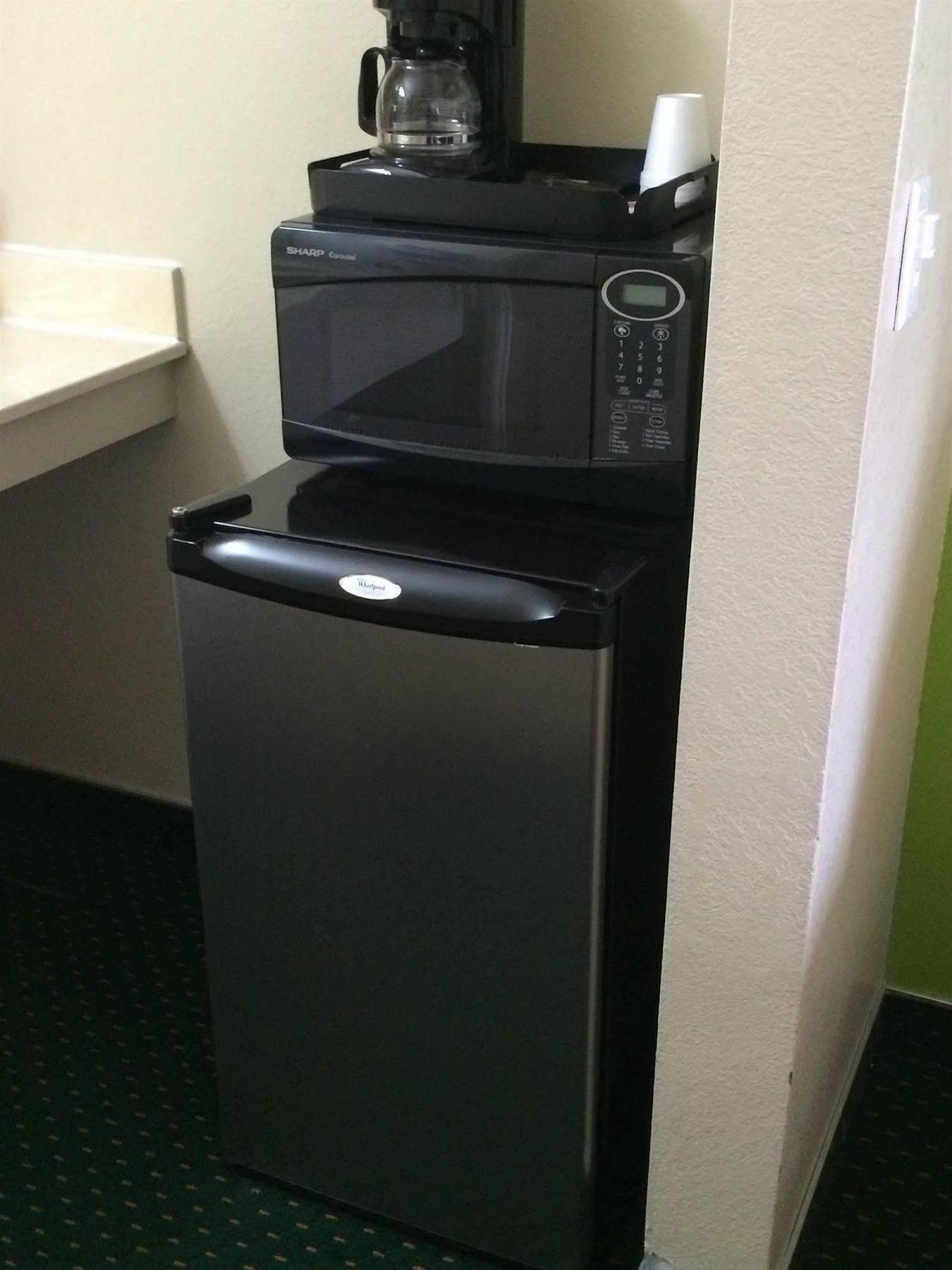 California Inn Hotel And Suites Adelanto Us 395 ภายนอก รูปภาพ